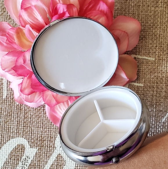 Inspirational Travel Metal Divided Heart Pill Box - Picture 7 of 10